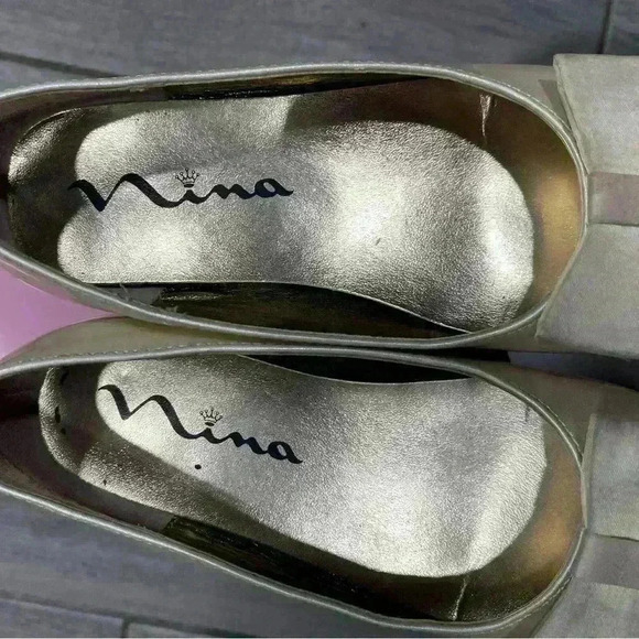 Girl Gold Flats Size 1​ - Picture 6 of 6